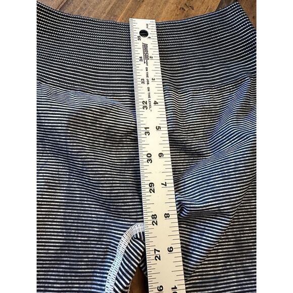 Lululemon Ebb To Train Tight Luna Blue Black White Wash Cropped Leggings Size 4 - Picture 6 of 11